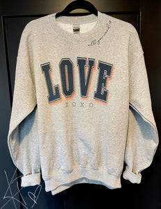 All you need is LOVE (grey sweatshirt)